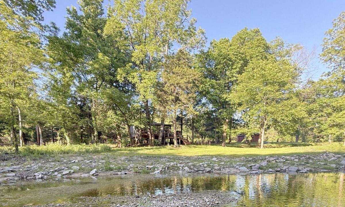 Boswell Cabin | Skip Rock Cottage ~ ON Livingston Creek