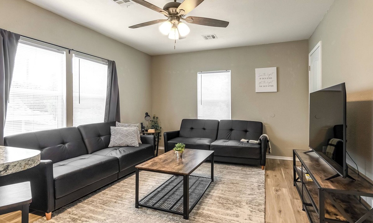 Bartlesville Apartment | Sleek 1 Bd Remodeled Apt. In the heart of Downtown
