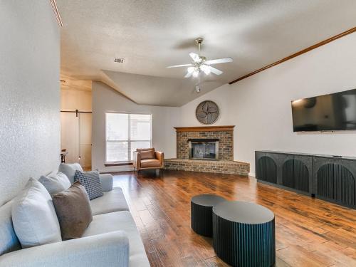 South Oklahoma City House | Sleek 4BR OKC Stay by StayLage