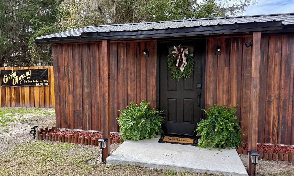 Nahunta Cabin | Small private cabin sleeps 5 perfect for families and solo travelers.