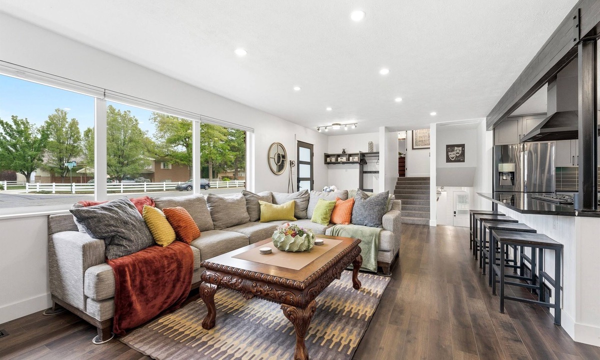 Sandy House | Solitude With Alta Views Will Brighton Your Stay