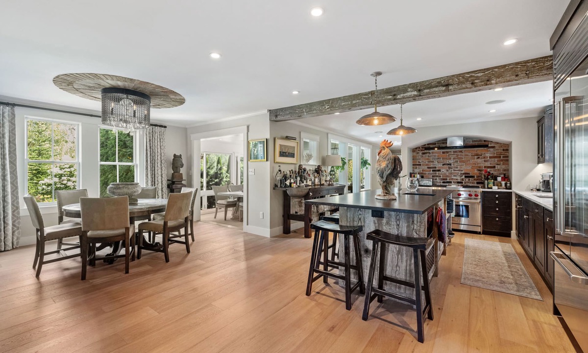 Kennebunk House | Sophisticated Luxury Farmhouse