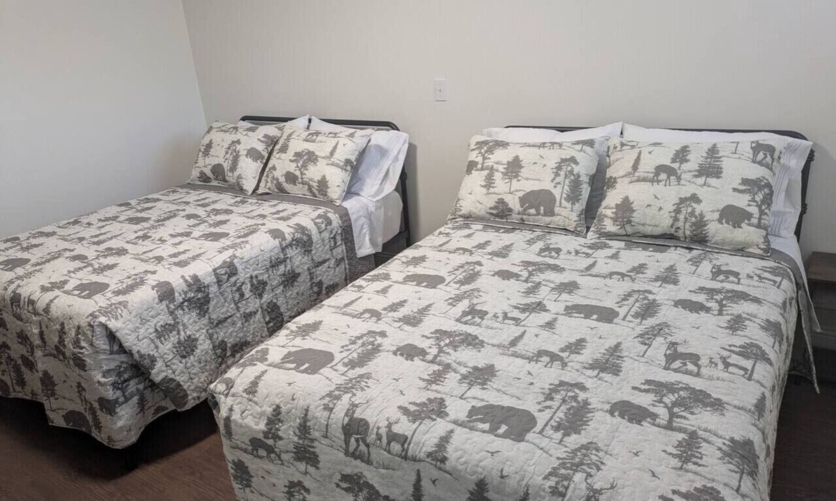 Canaan Apartment | South of the Border VT Room 4