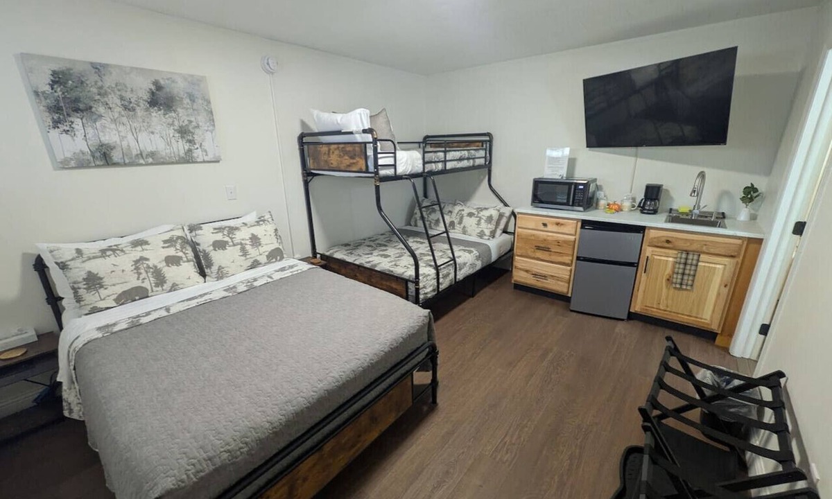 Canaan Apartment | South of the Border VT Room 7