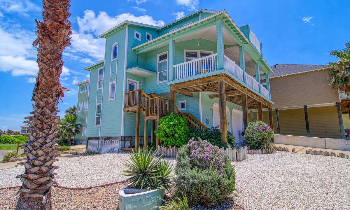 Sand Point House | Southern Comfort-in town, steps from heated pool, hot tub, beach boardwalk