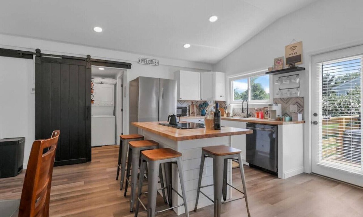 Millersport Cottage | Sows on Sixth: Walking Distance to Buckeye lake Marina