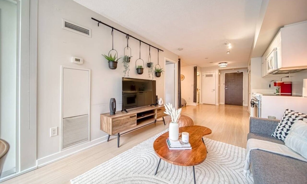 Toronto Entertainment District Apartment | Spacious 2BR Downtown Escape at Maple Leaf Square