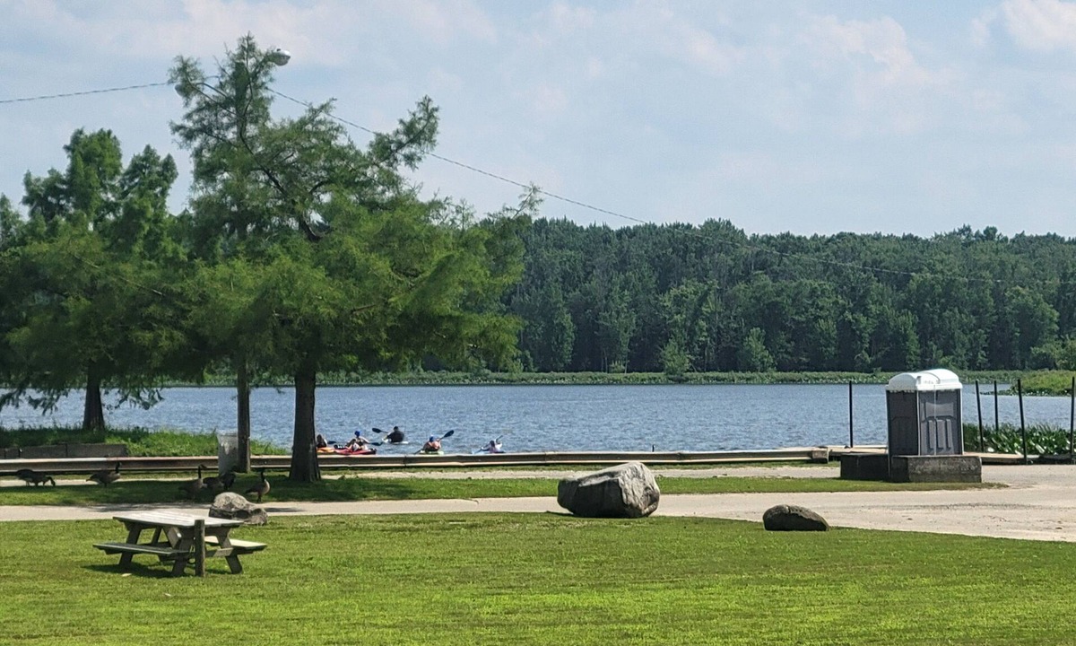 Waterford House | Spacious 3BR lake front cottage at Lake Leboeuf