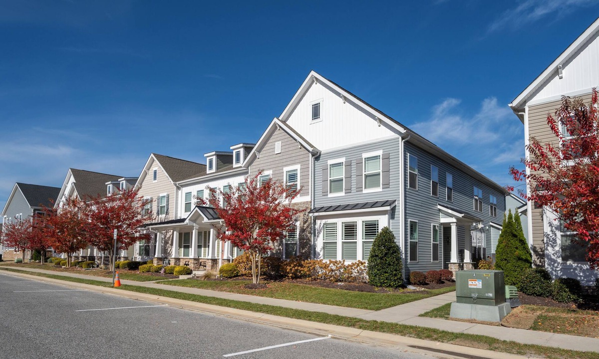Frankford House | Spacious 4 bed, 3.5 bath townhome located in Ocean View Beach Club; community pool, fitness center, shuttle, playground, sauna, Free WIFI