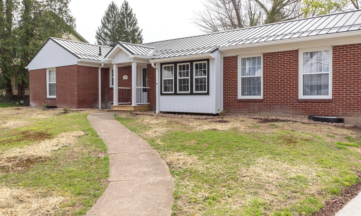 Meadville House | Spacious 4-bedroom house in Meadville, walking distance to Allegheny College