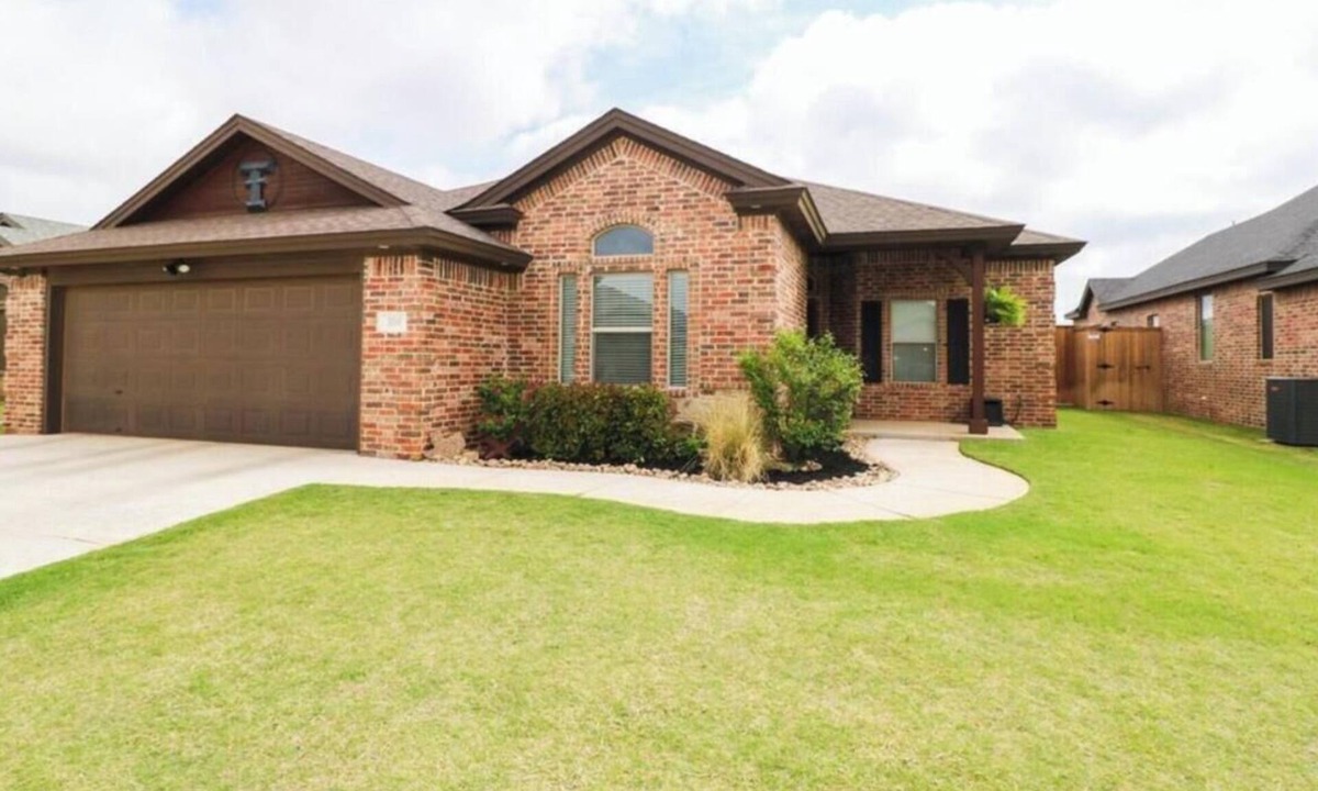 Wolfforth House | Spacious 4-bedroom house with AC in marvelous Wolfforth