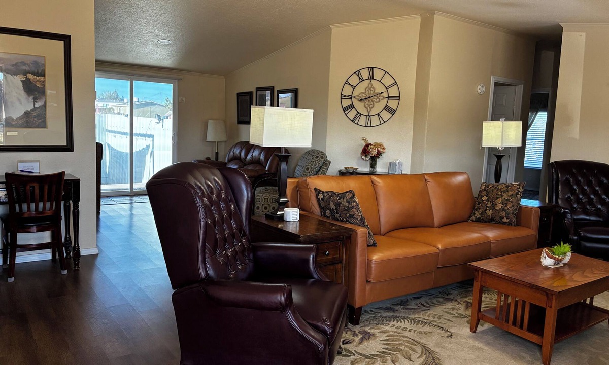 Farmington House | Spacious and Pet friendly with perfect climate control using central Ac/Heat.