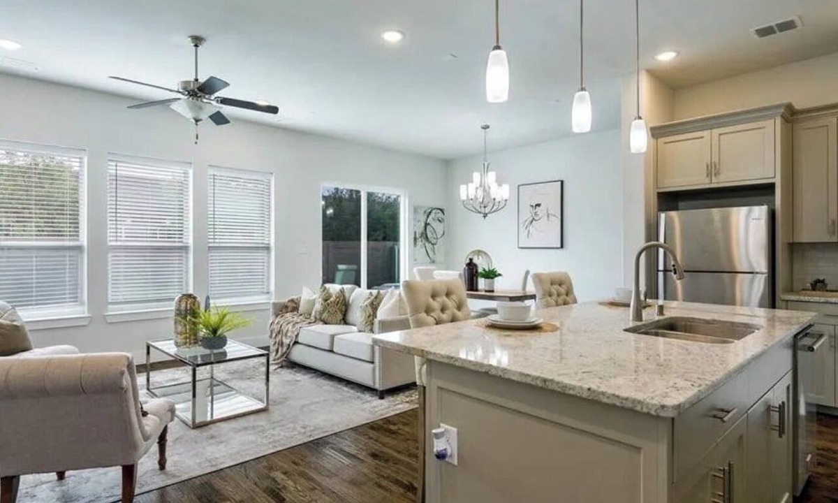 Vickery Meadow House | Spacious Dallas Townhome 3BR 10 Min to Downtown & DART