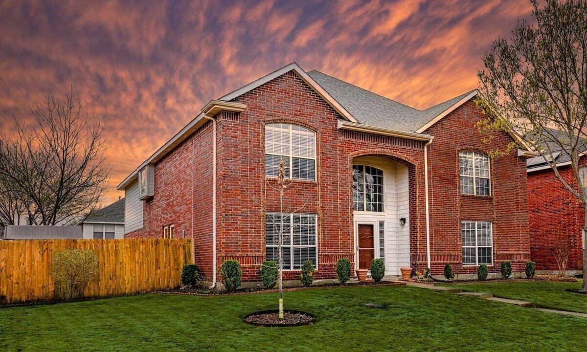 Allen House | Spacious Home for Large Families