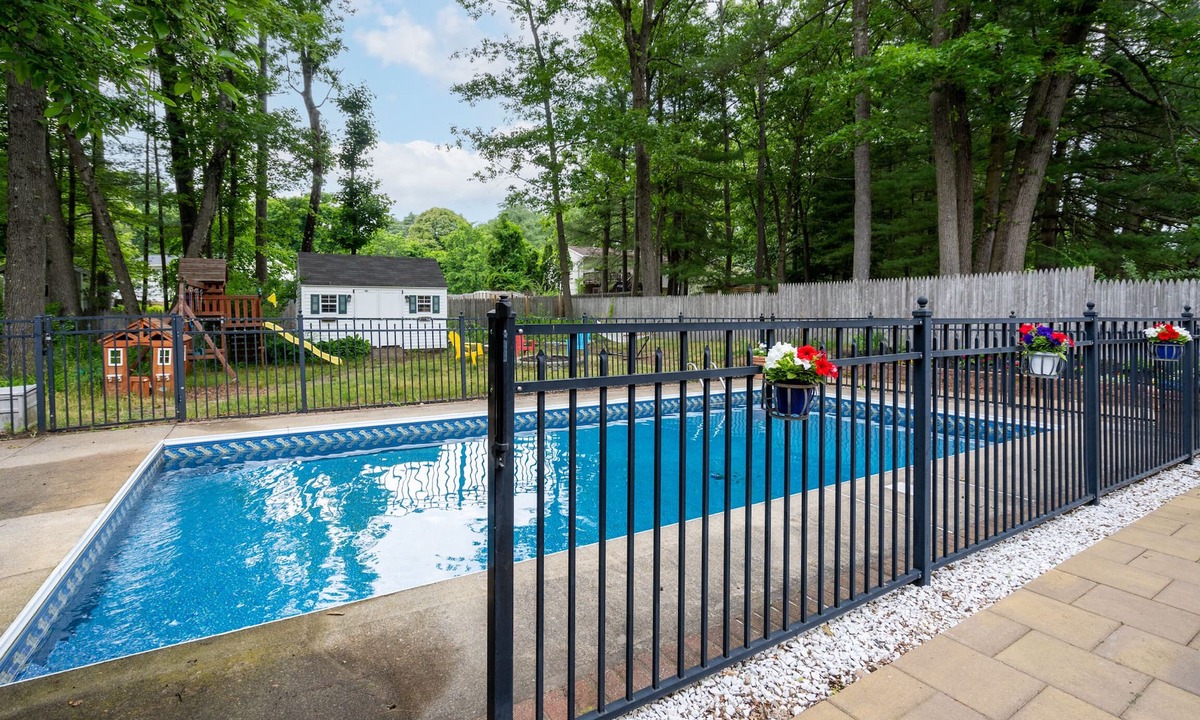 Geyser Crest House | Spacious Saratoga Retreat w/Pool, Hot Tub & Backyard Oasis.Close to SPAC/Track