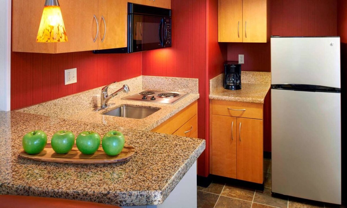 Warren Hotel | Spacious Unit with Full Kitchen, Free Breakfast, Pet-friendly Property!