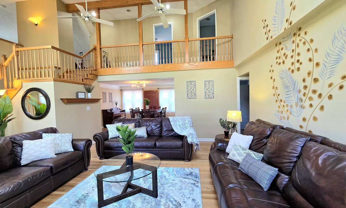 Olmsted Falls House | Spacious, Updated, 5BR 3BA, Game room, First Floor 3BR 2BA