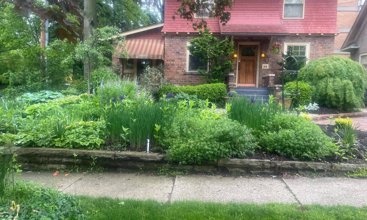 Highland Square House | Spacious Upscale 4 bedroom 2,750 sq ft home in Highland Sq, of Akron