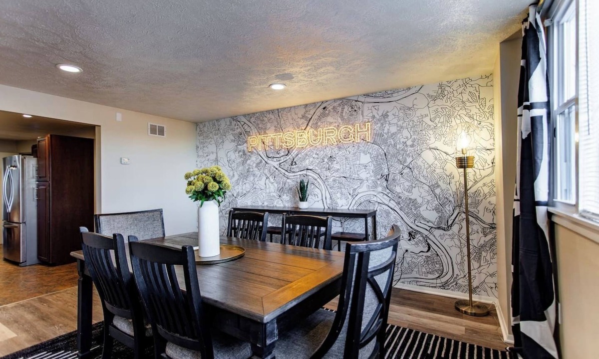 South Side Slopes House | Spacious3BR Pittsburgh Retreat | 5 Beds&Workspaces