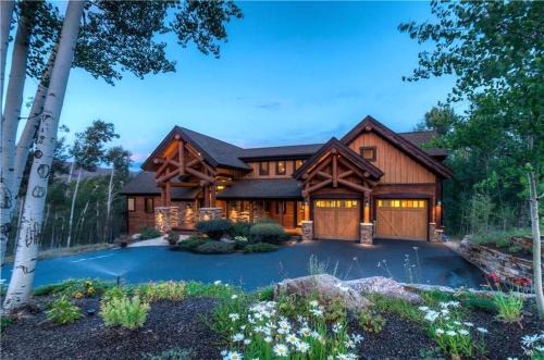 Three Peaks House | Spectacular Luminous Cabin with Amazing Exterior Space and Pool Table in Silverthorne, Colorado