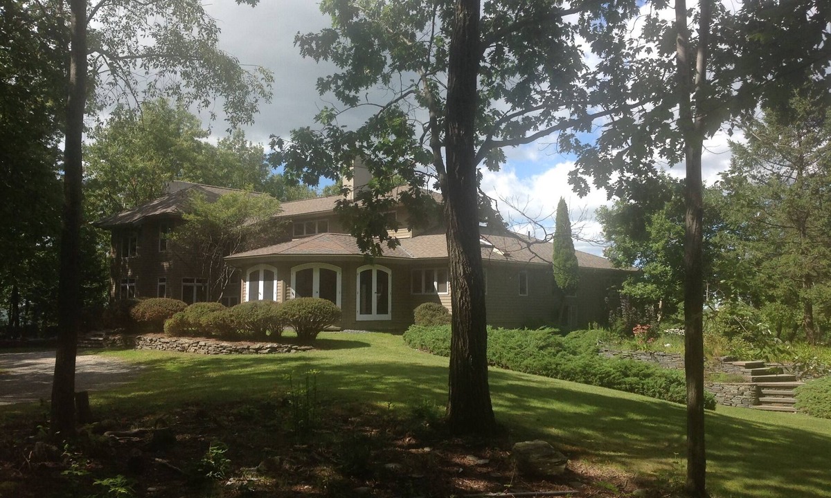 Town of Copake House | Spectacular Private Hilltop Contemporary Estate (Pool/Catamount/Bash Bish Fall)