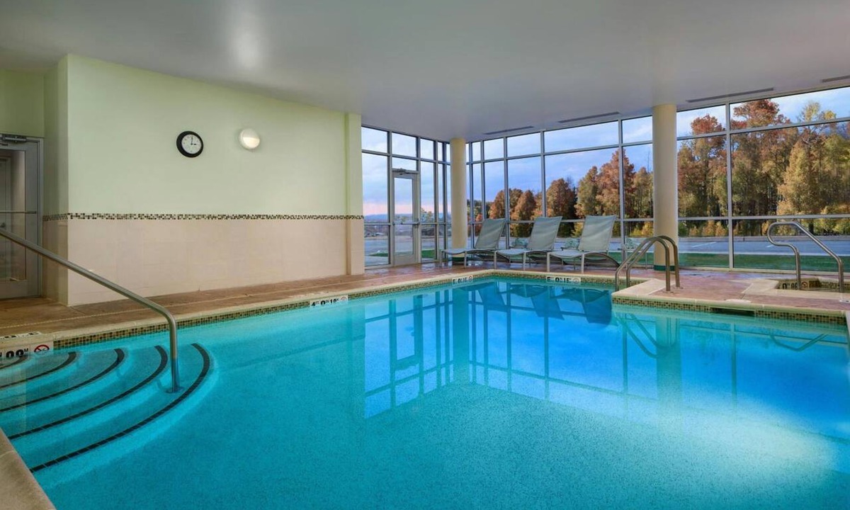 Moosic Hotel | SpringHill Scranton | Queen w/Sofa | Universities, Casino, I-81 Easy