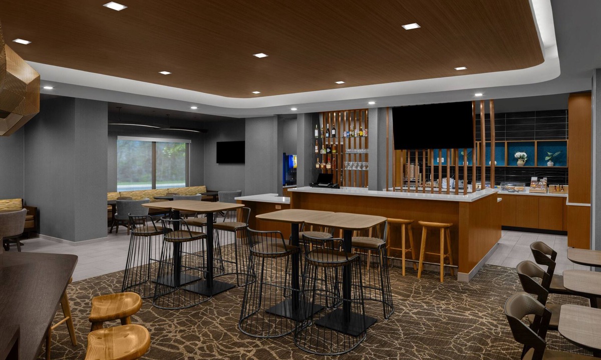 Grand Rapids Hotel | SpringHill Suites Grand Rapids Airport Southeast