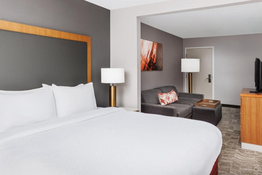 West Warwick Hotel | SpringHill Suites Providence West Warwick