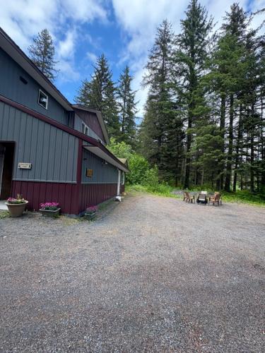 Bear Creek Cabin | Spruce woods lookout apartment on Seward highway
