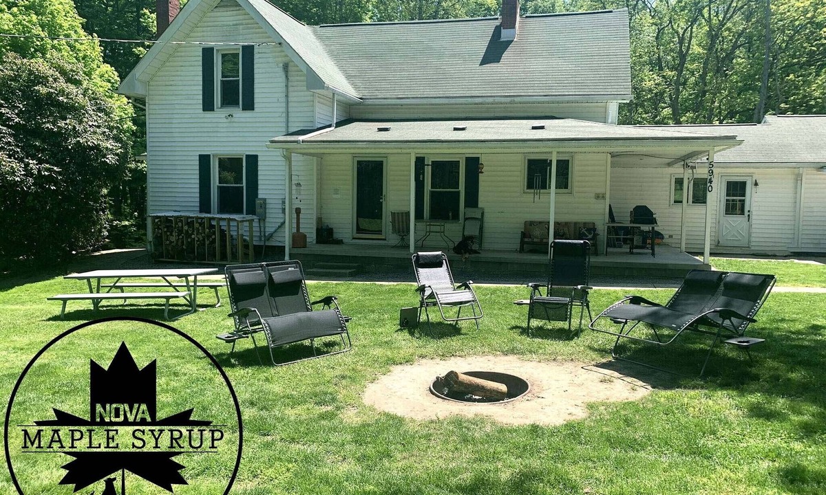 Hartstown House | Stay on a live operating maple syrup farm!