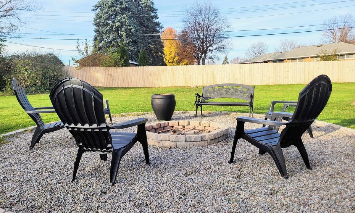 East Irondequoit House | Stella's Ranch: 3BR with game room, sunroom, and huge yard. Pet friendly!