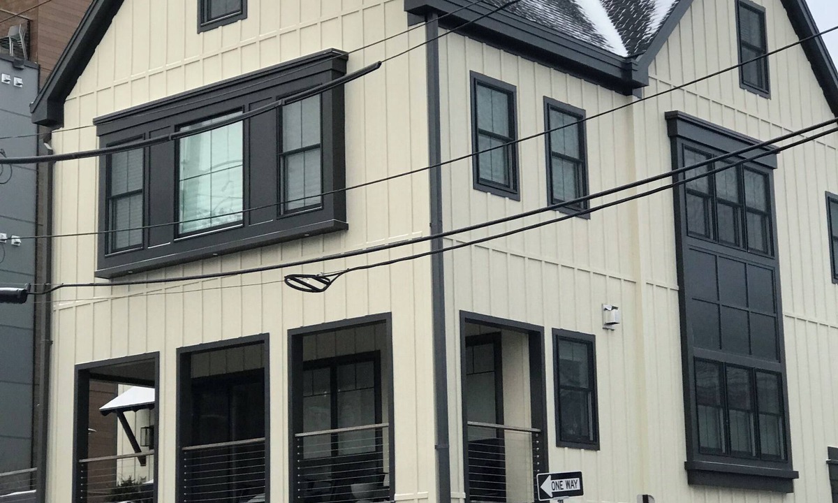 East Bayside House | Steps from Old Port. New, Beautifully Appointed Home. Sleeps up to 11.