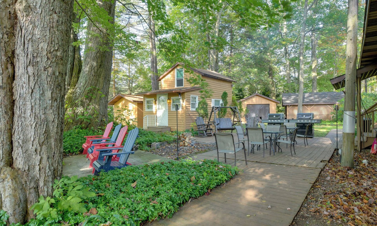 Mayville Cottage | Steps to Chautauqua Lake! Mayville Haven w/Patio