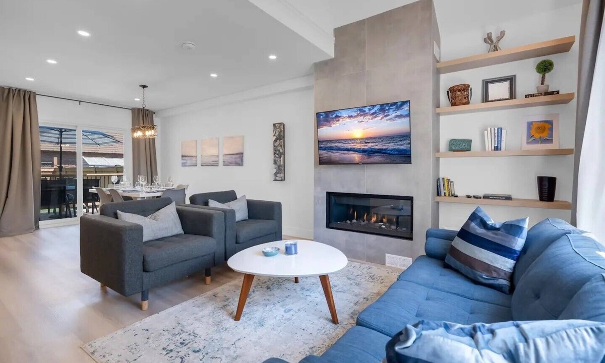 Port Weller House | Steps to Sunset Beach Wine Country + Falls Access Pet‑Friendly Retreat