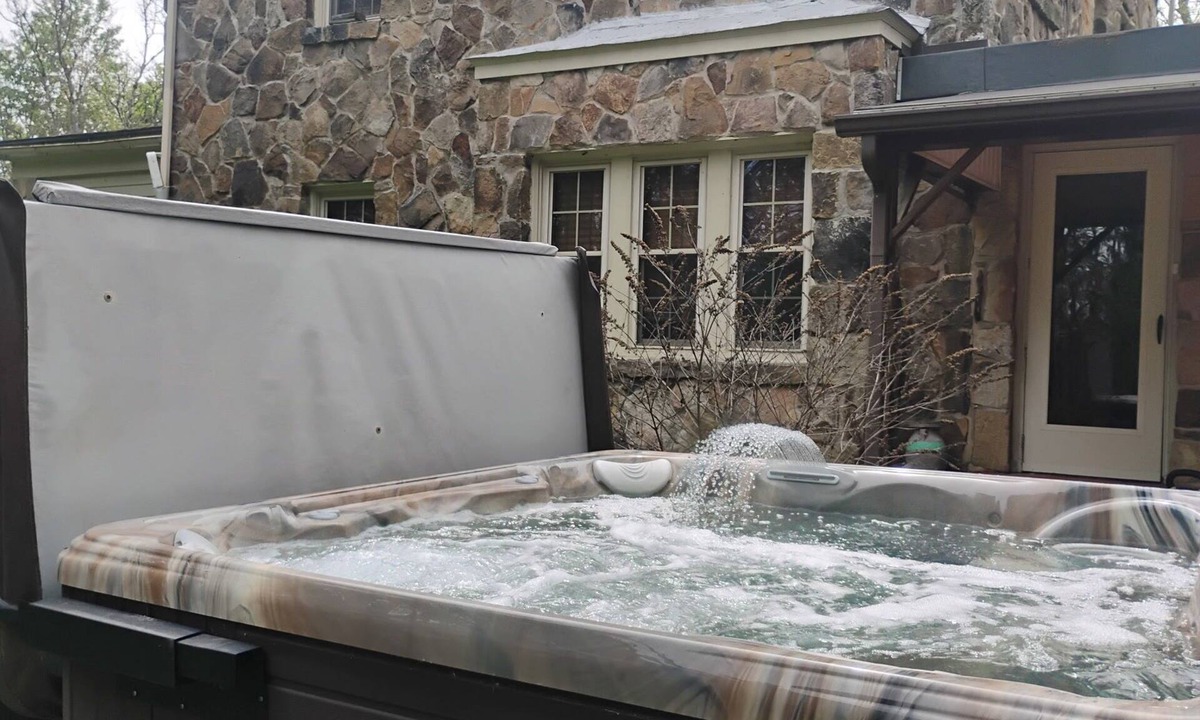 Turkey City Cottage | Stone Cottage- Double Suite with Hot Tub