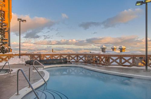 Big White Ski Resort Apartment | Stonegate Resort Unit B105