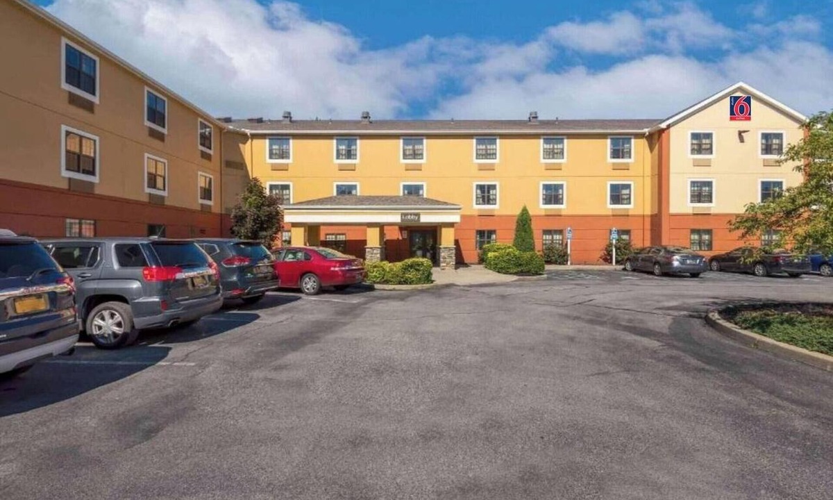 Amherst Apartment | Studio 6 Buffalo|1 Queen Bed,Nsmk|Kitchen