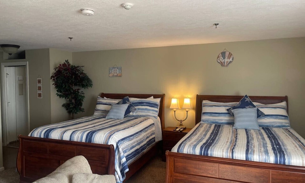 Gilford Condo | Studio, Pool, restaurants, close to everything!