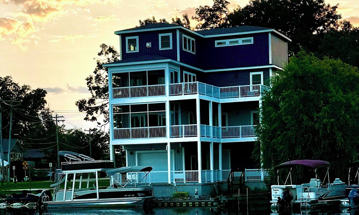 Sylvan Beach House | Stunning 3-Story Lakehouse in Sylvan Beach, Sleeps 10, WiFi & Walk to the Beach!
