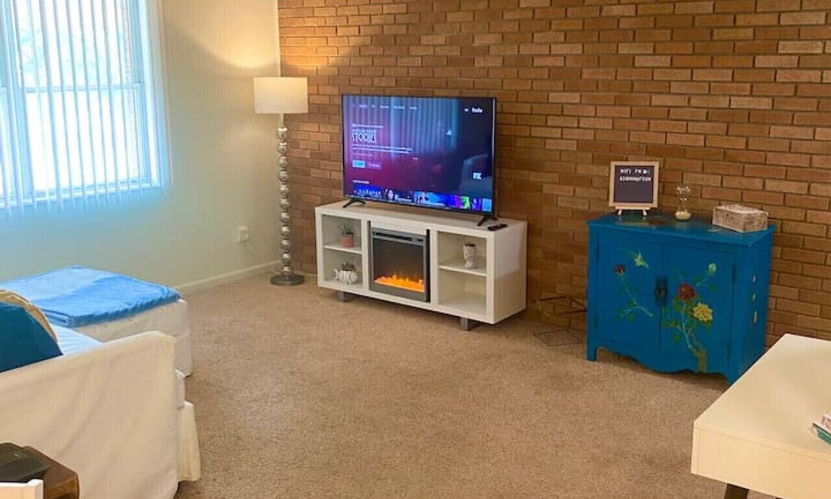 North Canton Apartment | Sunlit 1BR Near Pro Football HOF & Cak Airport