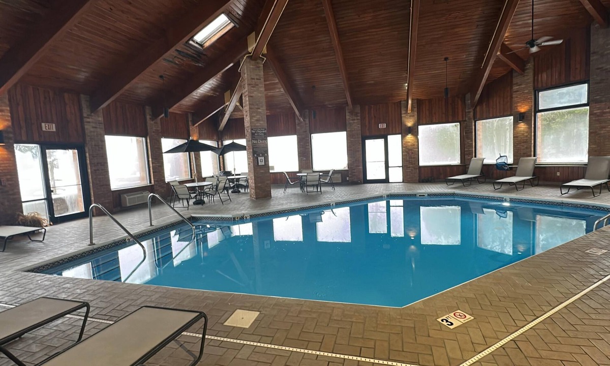 Grove City Hotel | SureStay by Best Western Grove City