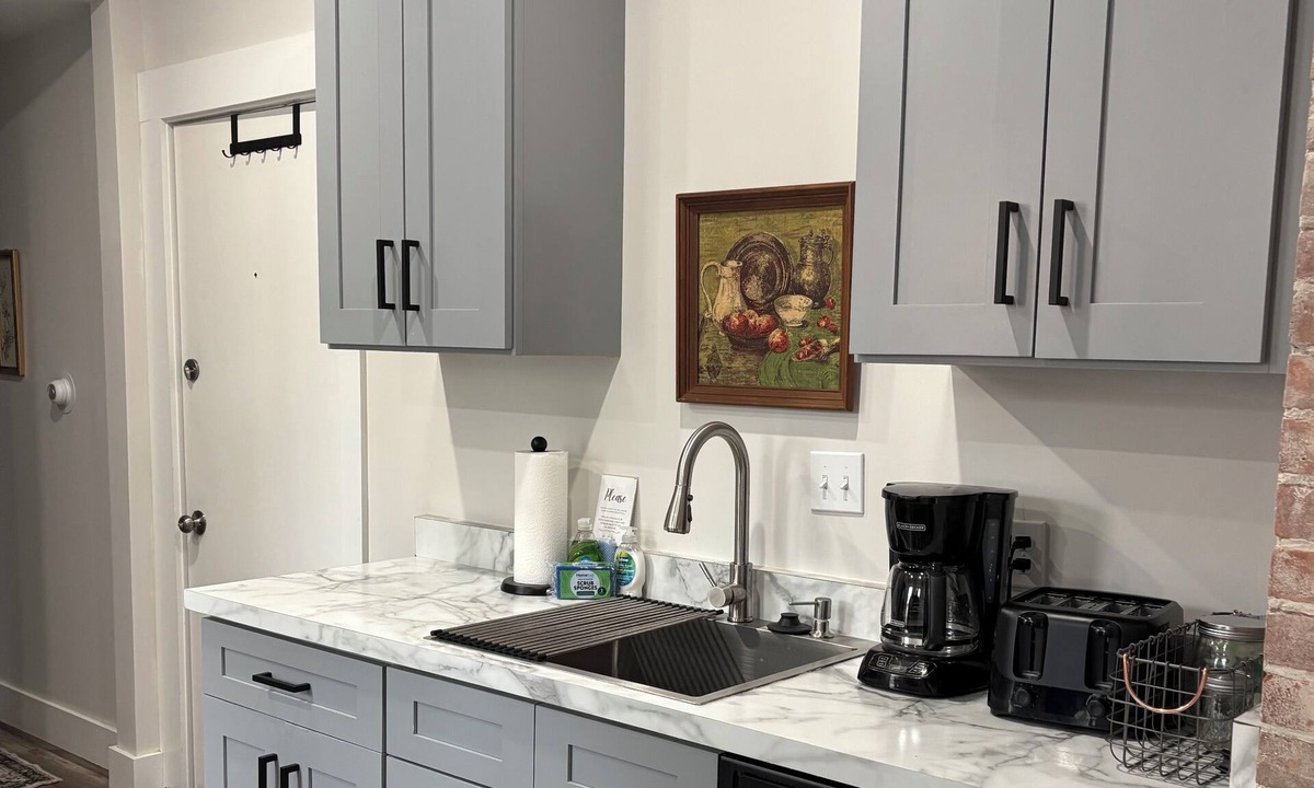 Dansville Apartment | Terrific apartment with AC in charming Dansville