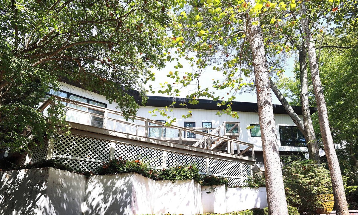 Columbus Apartment | The Artisan - An Atelier in Nature's Canopy
