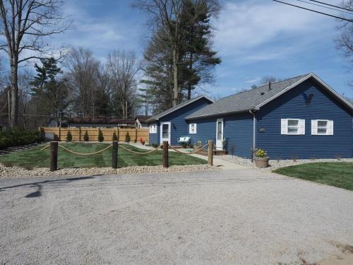 Conneaut Lakeshore Apartment | The Blue Haven at Conneaut Lake