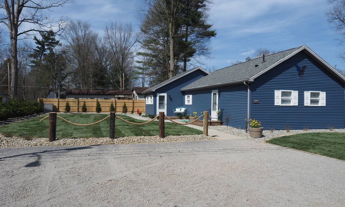 Conneaut Lakeshore House | The Blue Haven at Conneaut Lake