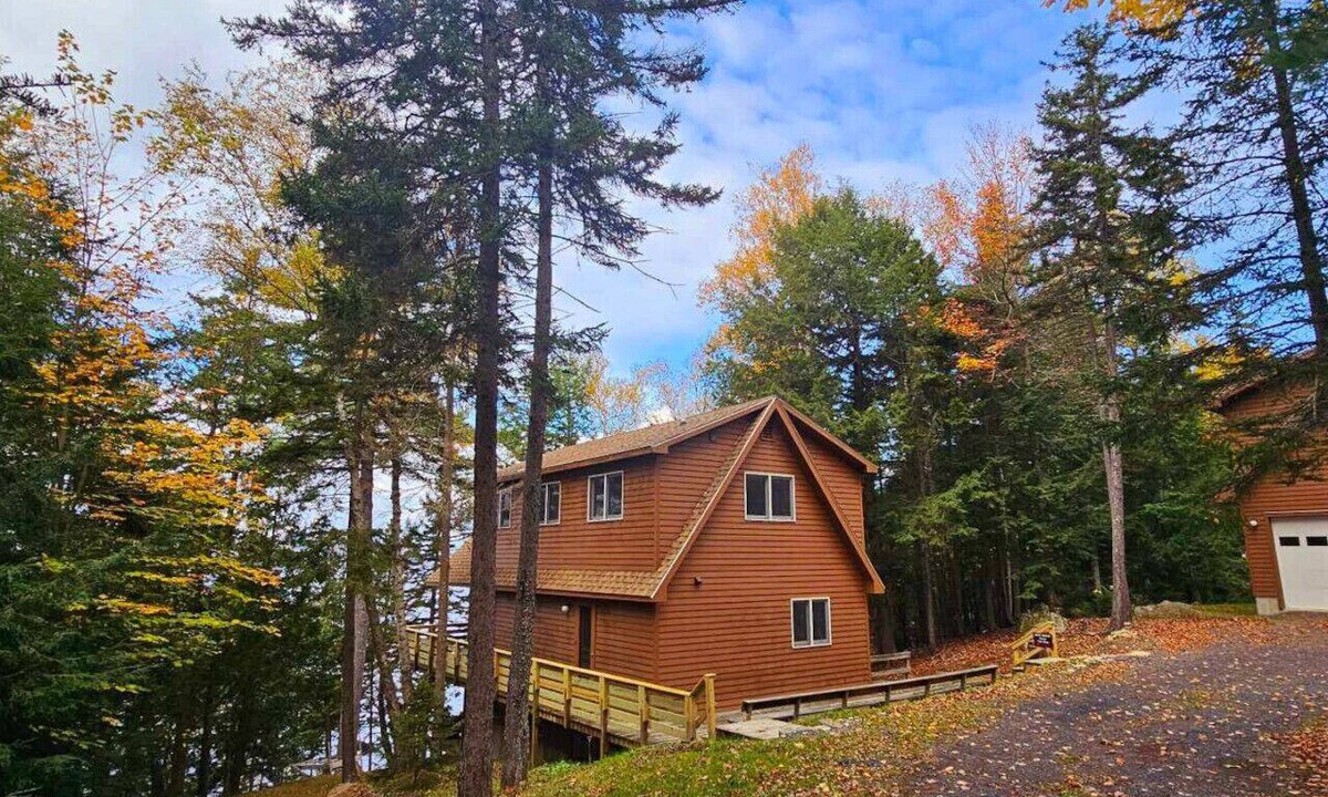 Greenville Cabin | The Bunkhouse *Waterfront* Sleeps 17* Pet friendly