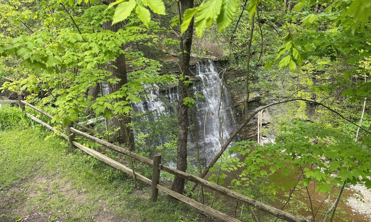 Girard Cottage | The Cottage at Howard Falls