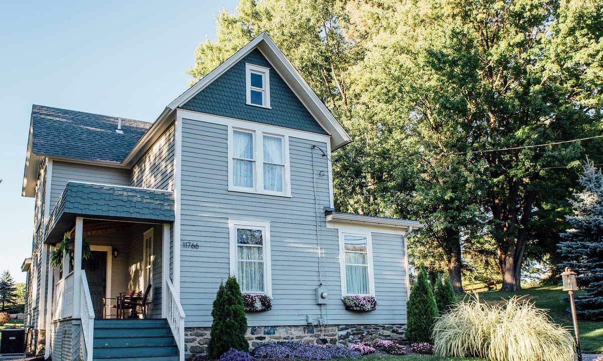Wales Center House | The Cottage