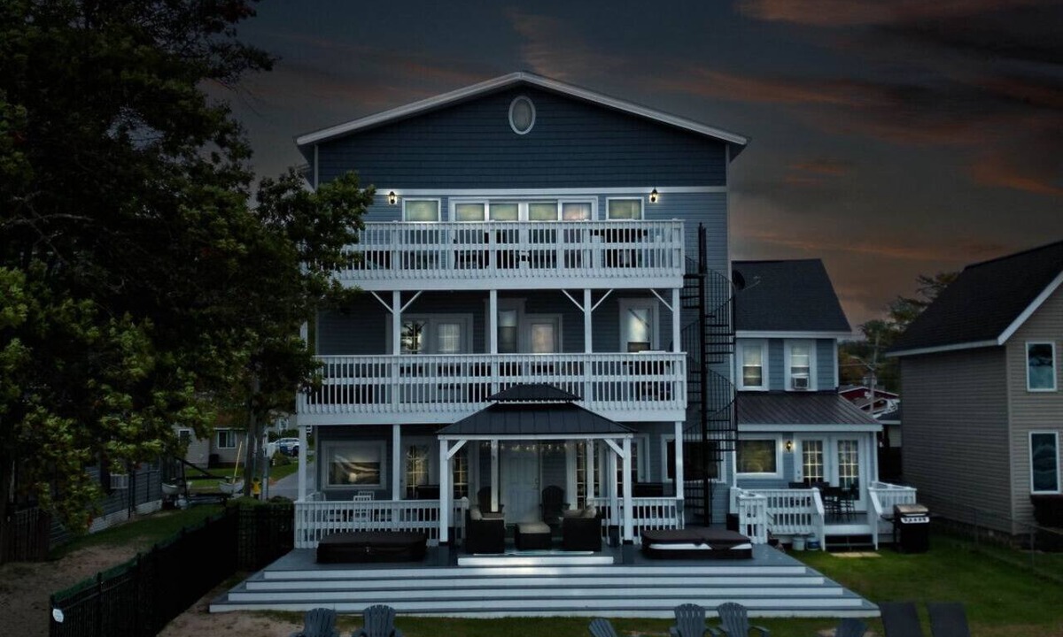 Sylvan Beach Condo | The Double Decker | Historic Oneida Lakefront Condo 2