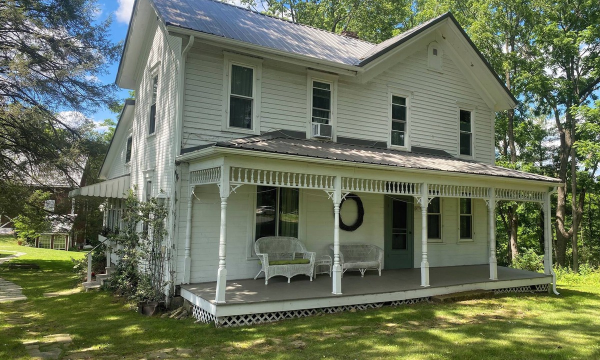 Kossuth Other | The Farm House at Mitchell Ponds